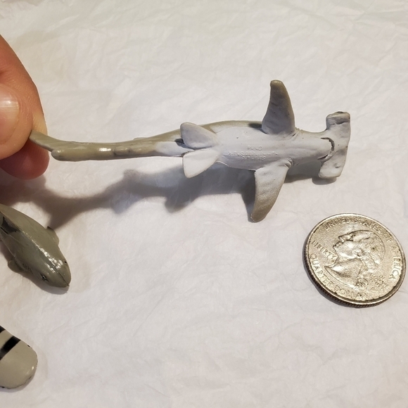 Lot of 3 Mini aquatic toys Sharks Tiger Hammerhead - Picture 6 of 9
